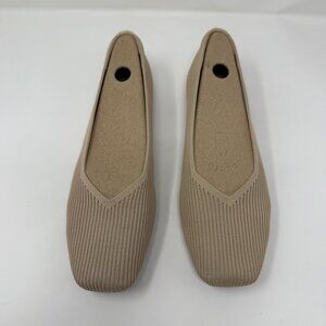 Vivaia Margot 2.0 Square-Toe V-Cut Flats